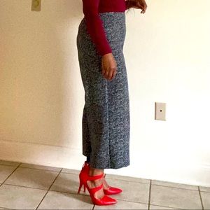 NWOT Holiday Cropped Pants
